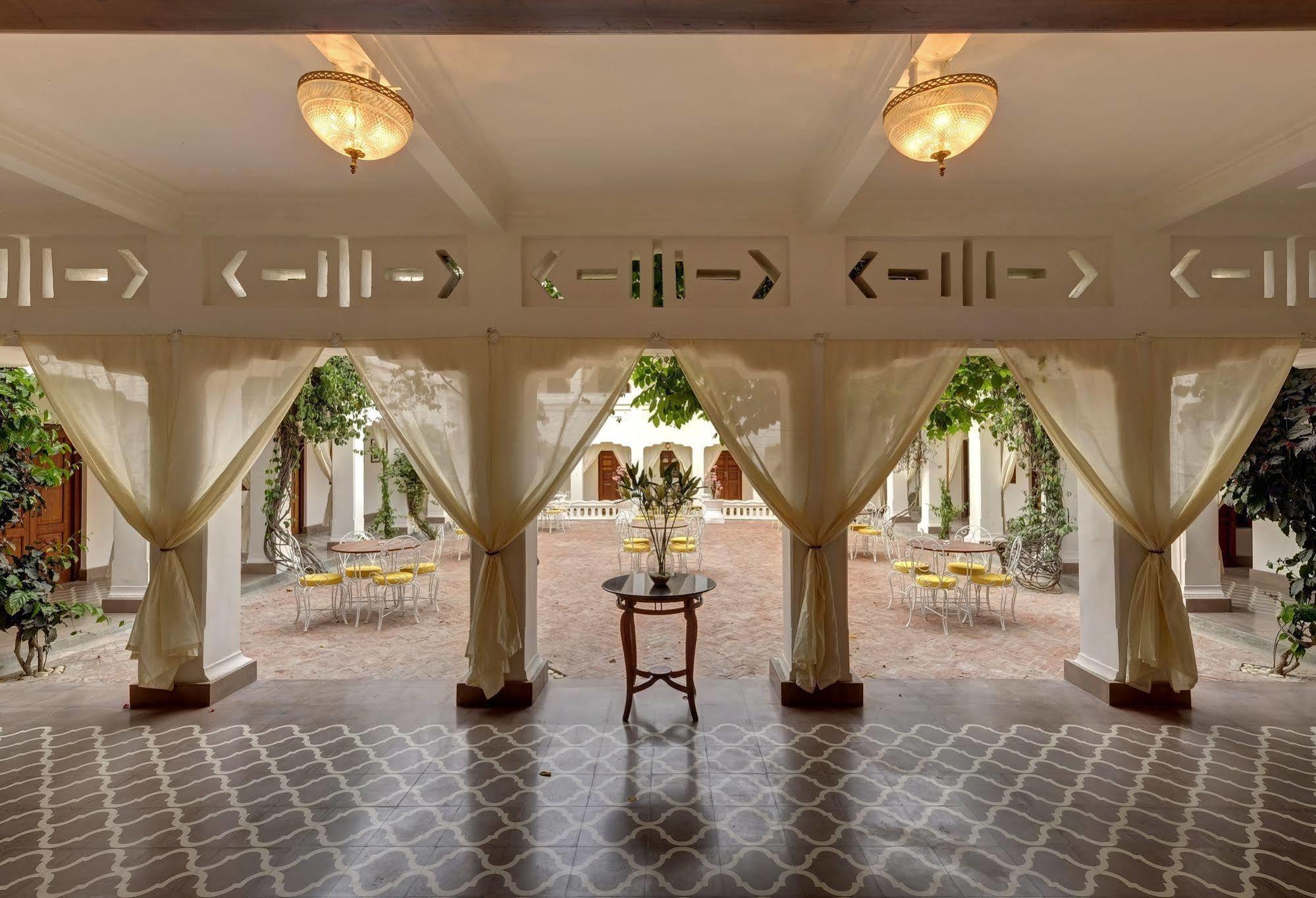 Saraca Hotel Lucknow Exterior foto